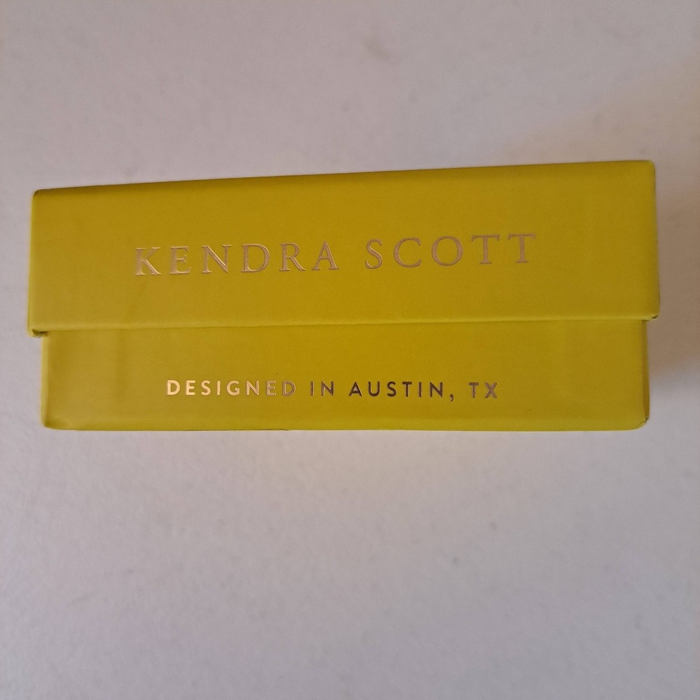 Kendra Scott Pendant Necklace Gold/Blush Iridescent Glitter Glass 1002-520-B42 - Picture 5 of 5